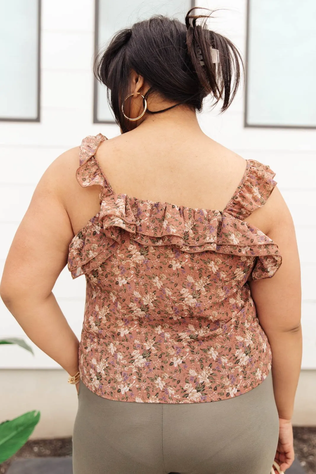 Feminine Floral Top In Rust